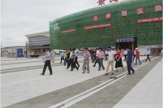 喜迎十九大，身邊看變化——我市干部賢內(nèi)助、鄉(xiāng)鎮(zhèn)街道負(fù)責(zé)人參觀高鐵商務(wù)區(qū)